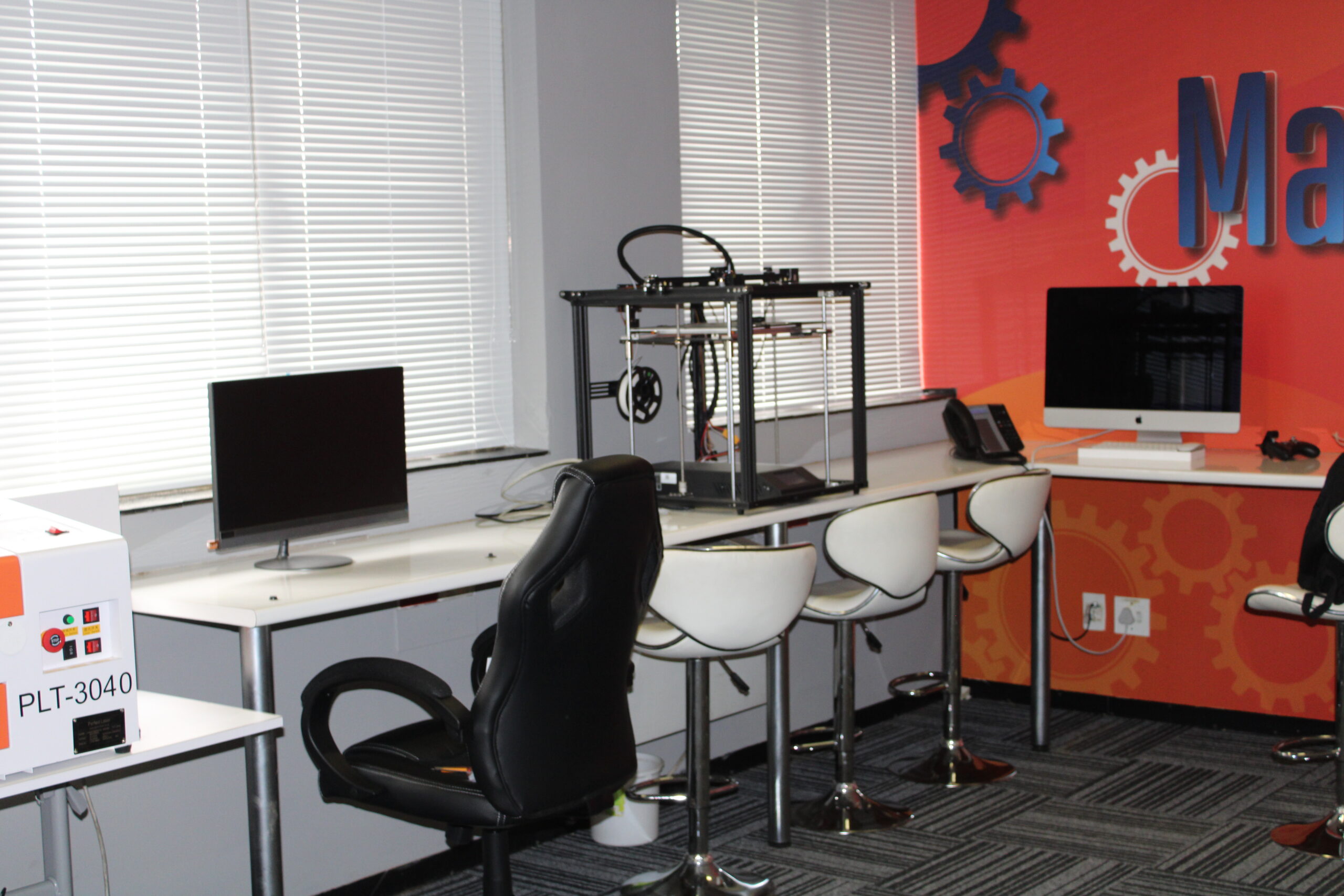 3D printer and workstations in the Softstart BTI maker-space